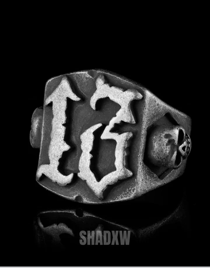 Nocturne 13 Signet Ring — product view 9
