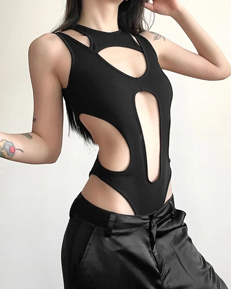 Dark graphic techwear t-shirt with an abstract futuristic print and relaxed urban streetwear silhouette, Clotechnow series 099 — view 2