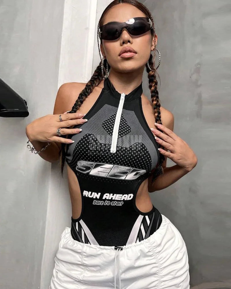Dark graphic techwear t-shirt with an abstract futuristic print and relaxed urban streetwear silhouette, Clotechnow series 105 — view 7