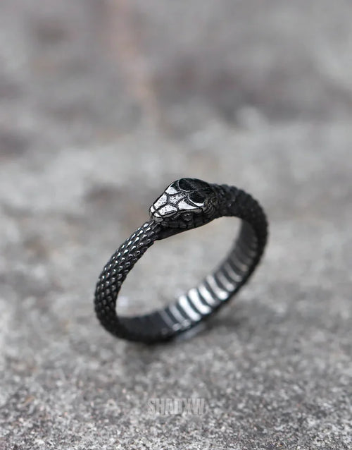 Eternal Loop Ring — product view 2
