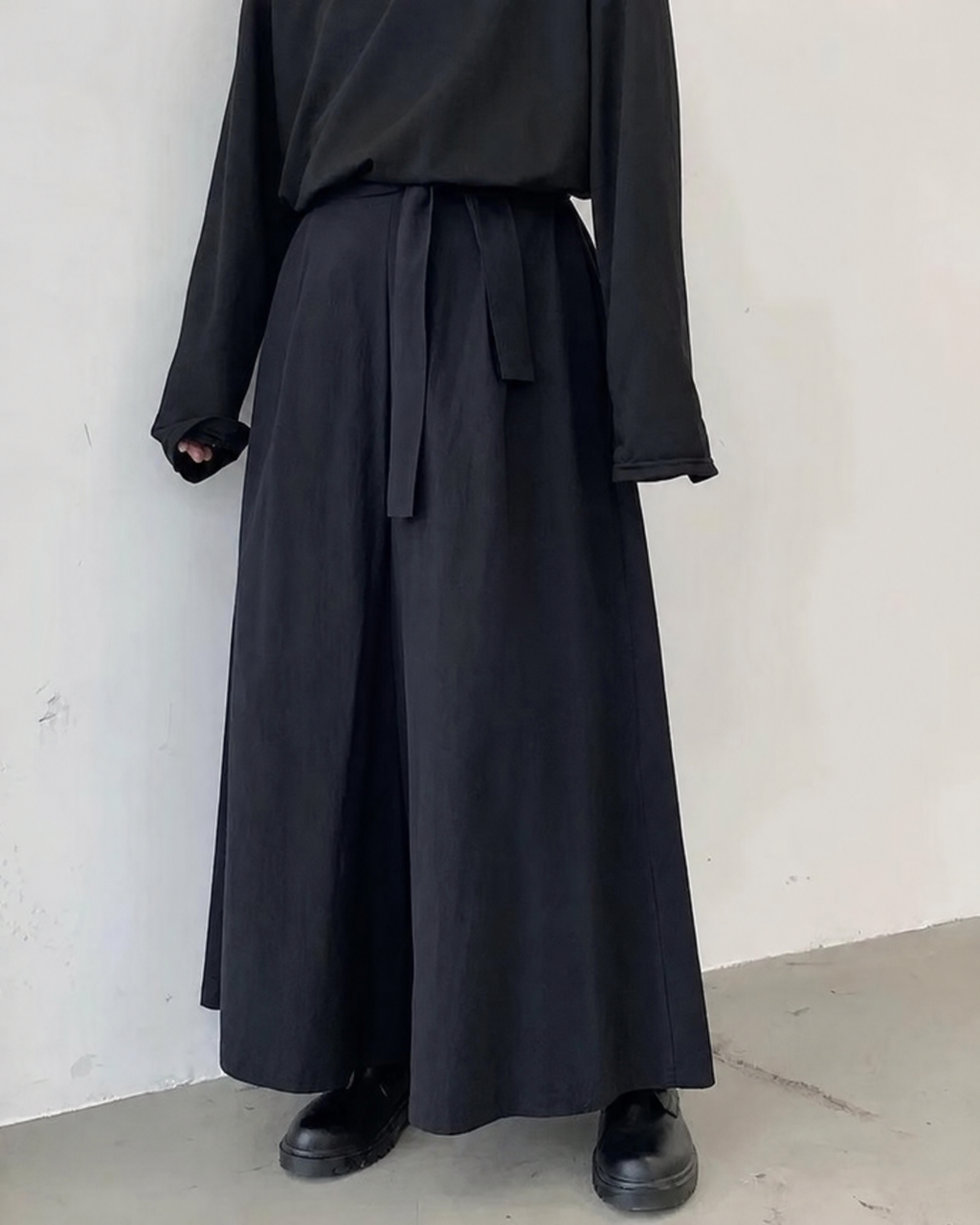 Kinsei Pleat Hakama Pants — product view 2