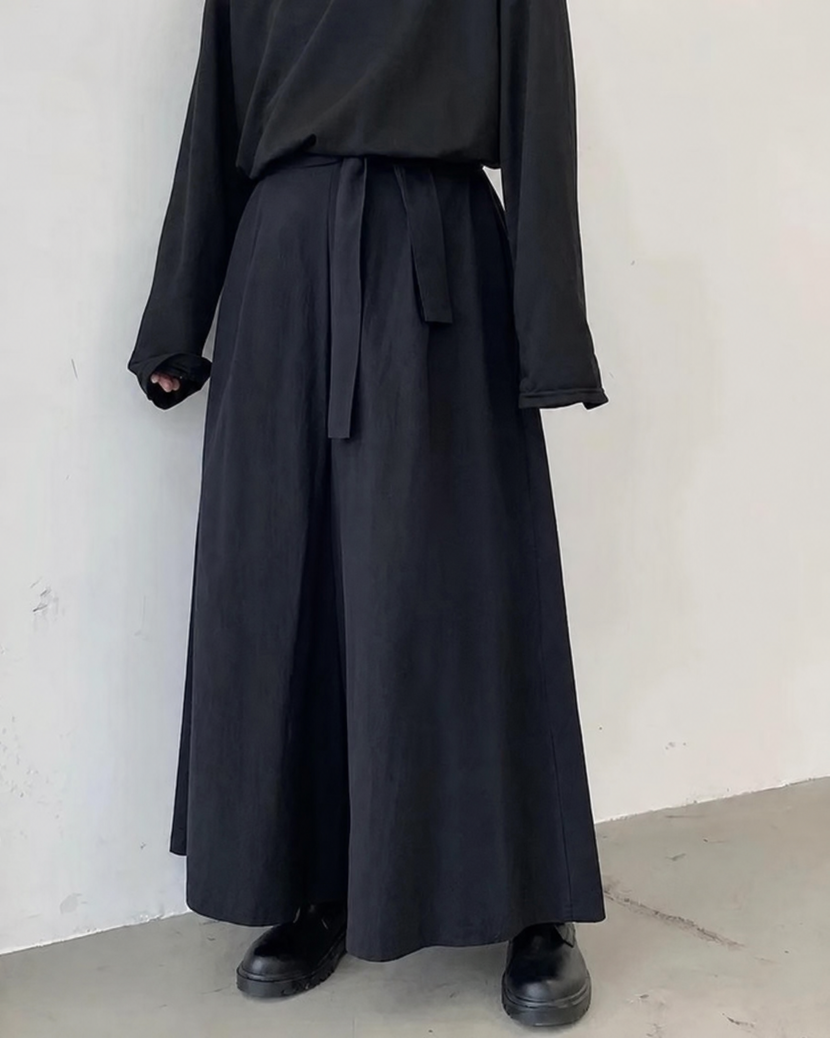 Kinsei Pleat Hakama Pants — product view 2