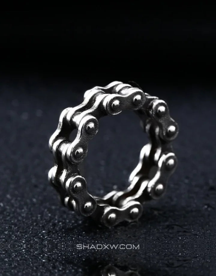 Silver Interlock Ring — product view 2