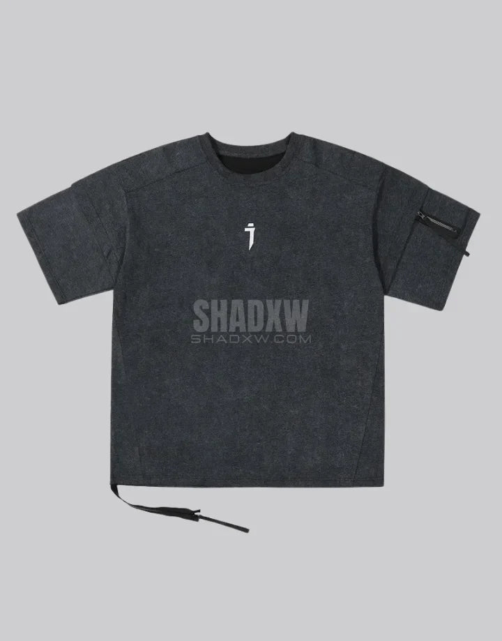 Short-sleeve technical-inspired t-shirt in black and gray featuring a sleeve pocket and clean utility-oriented silhouette for layered styling — view 2