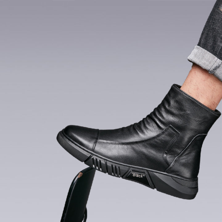 Black leather boots with velvet to keep your feet warm