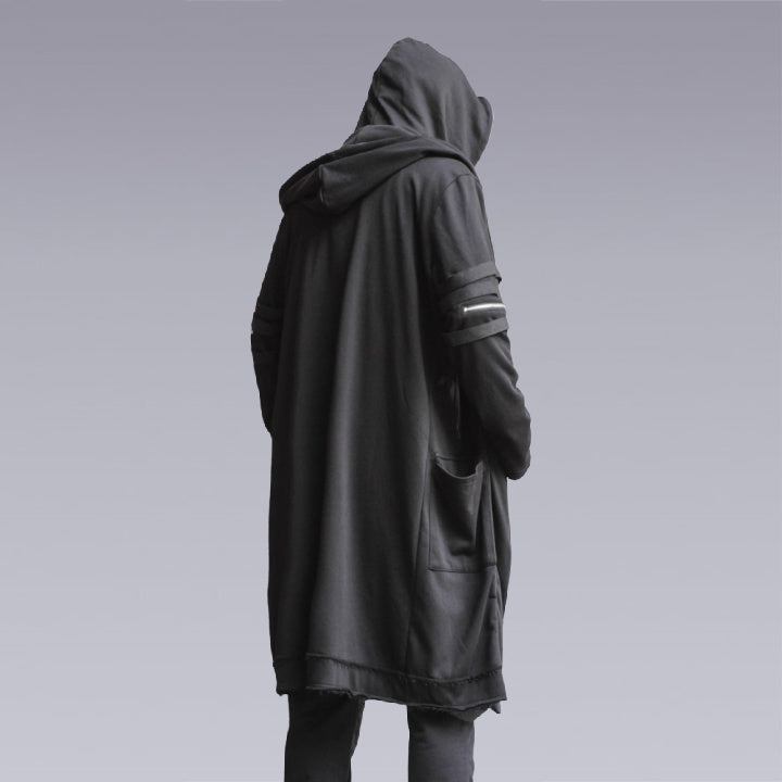 Men Model wearing the black techwear cloak - Clotechnow